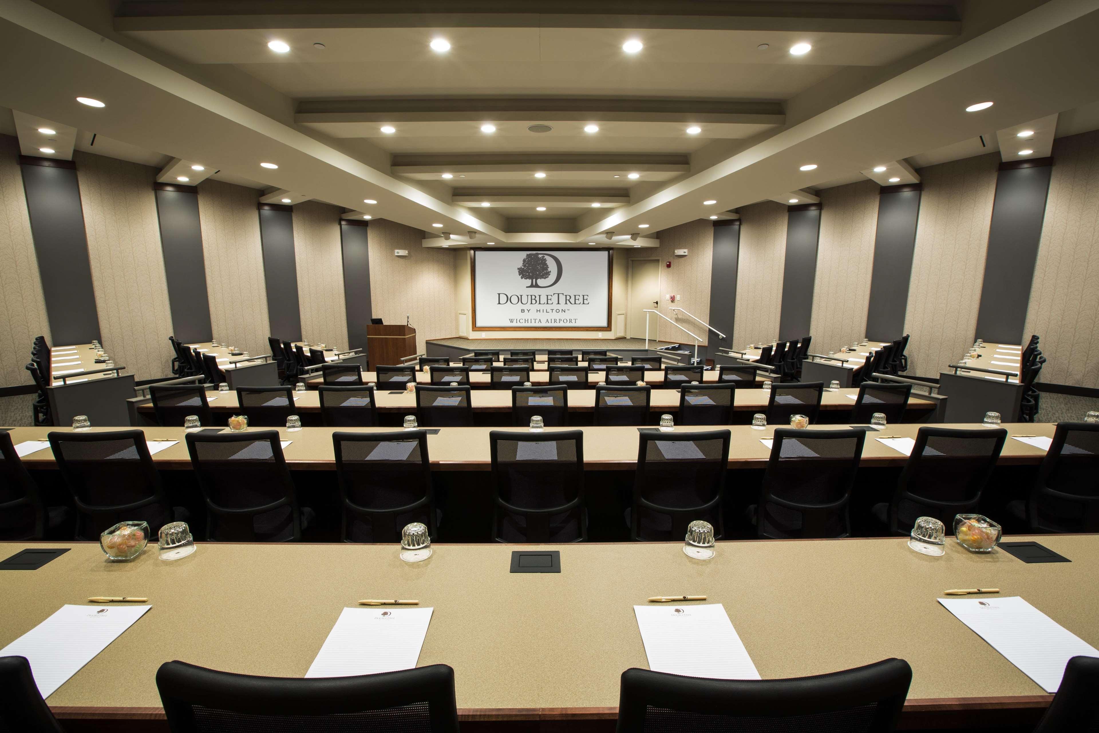 Doubletree By Hilton Wichita Airport Hotel Business photo