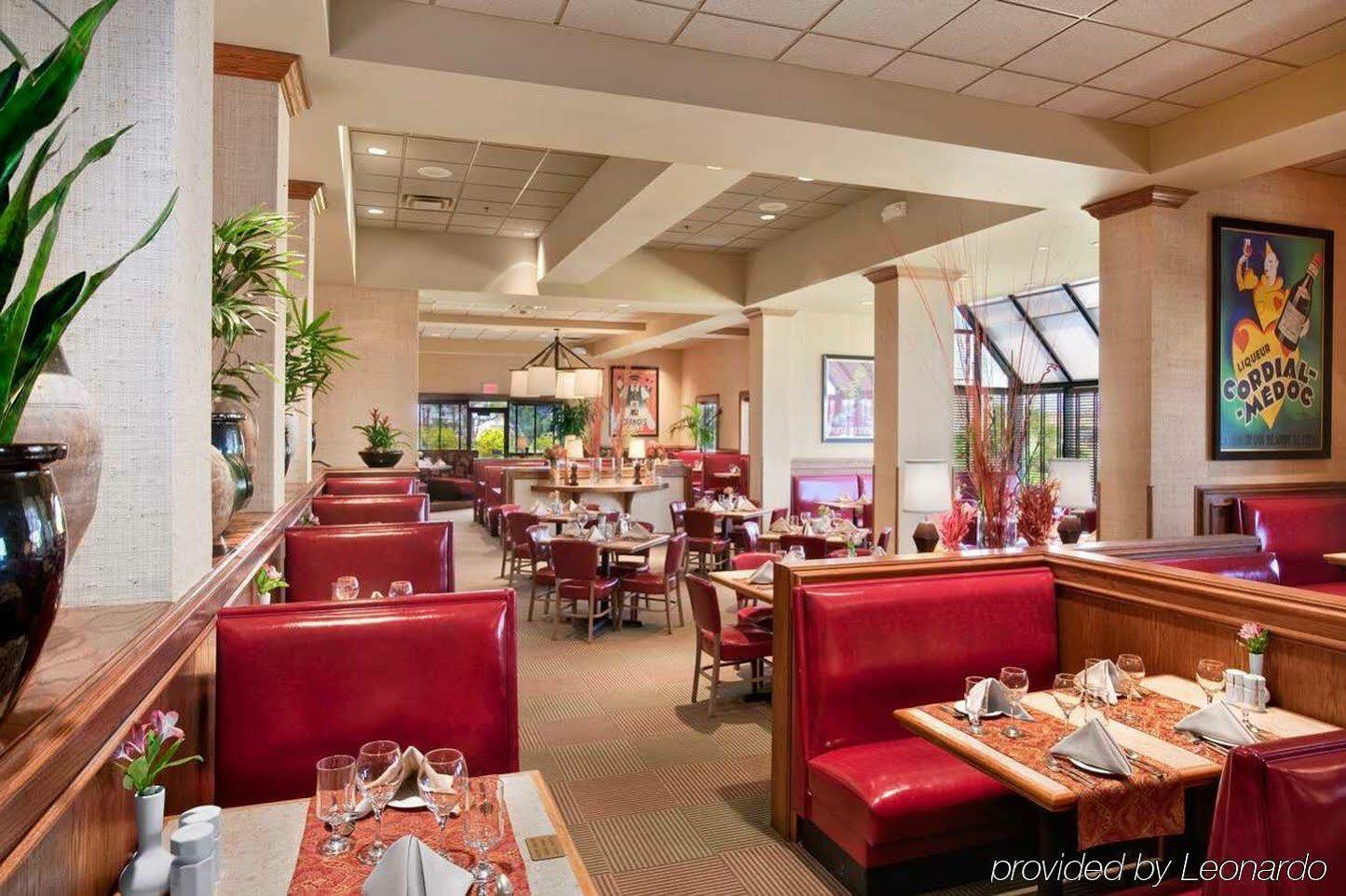 Doubletree By Hilton Wichita Airport Hotel Exterior photo